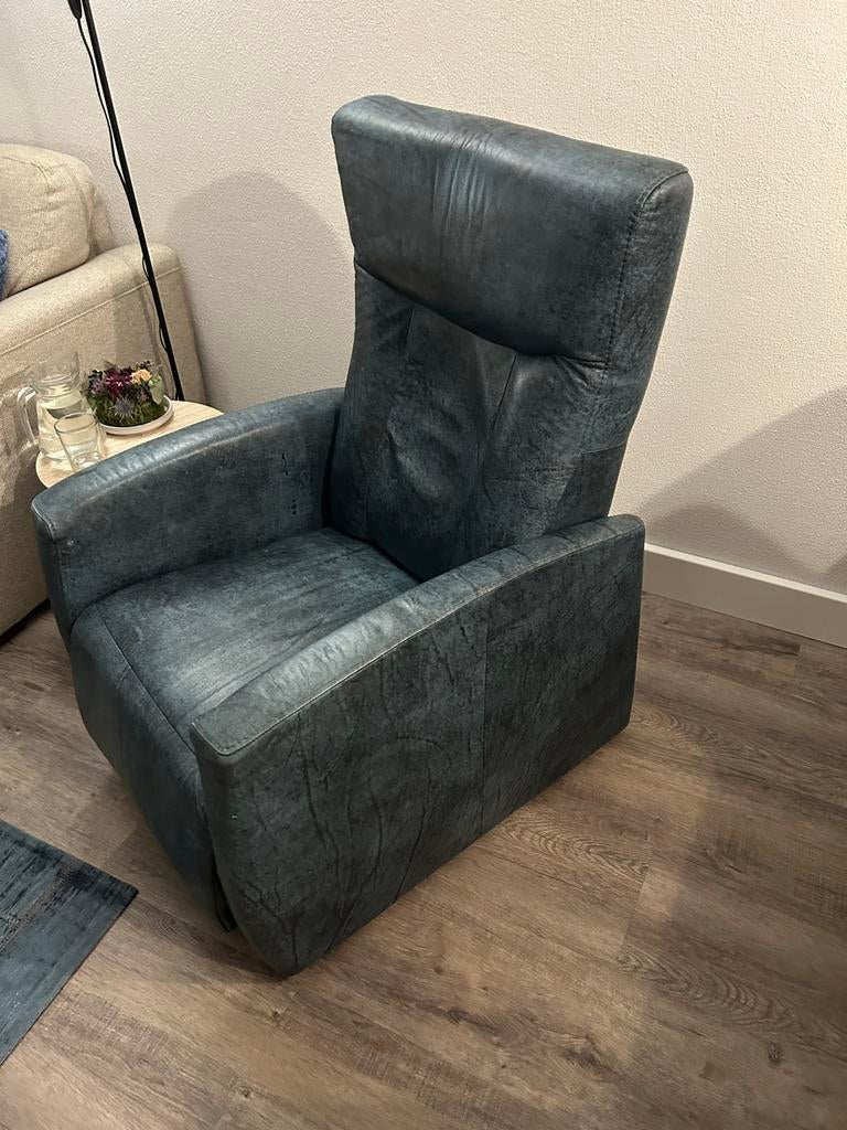 Blauwe elektrische fauteuil | verst. rugleuning | voetsteun, Ophalen, Gebruikt, Leer, 75 tot 100 cm
