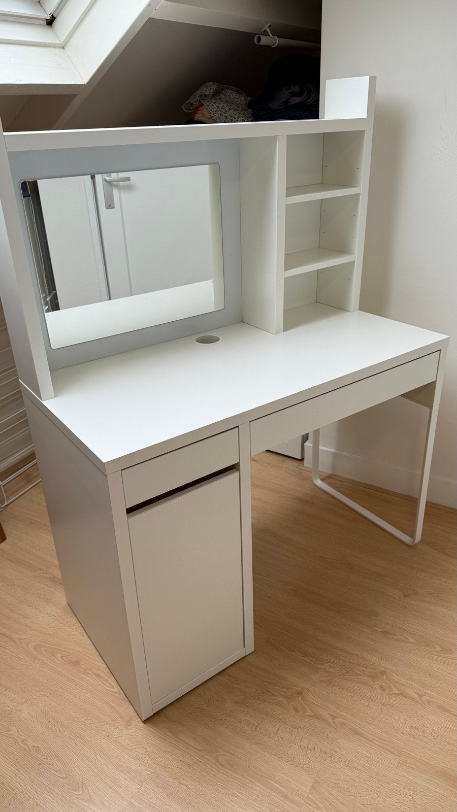 IKEA Micke bureau wit met spiegel en opbergruimte, Huis en Inrichting, Ophalen, Opbergruimte, Gebruikt, Spaanplaat of MDF