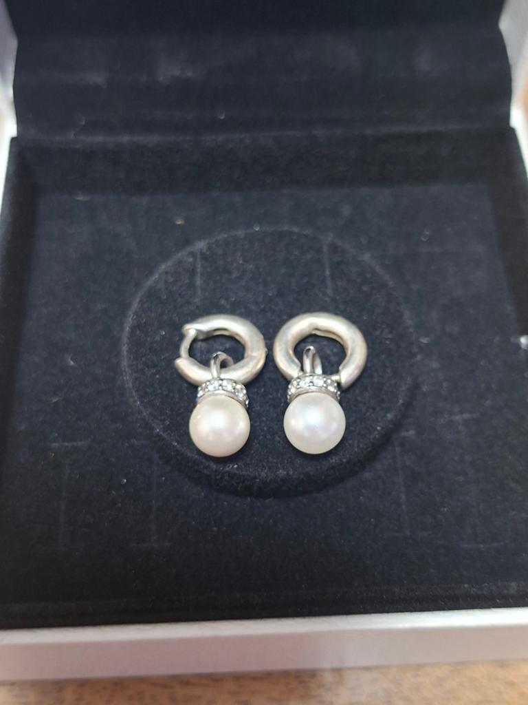 Ti sento oorbellen met bedels, Ophalen of Verzenden, Zo goed als nieuw, Zilver, Zilver