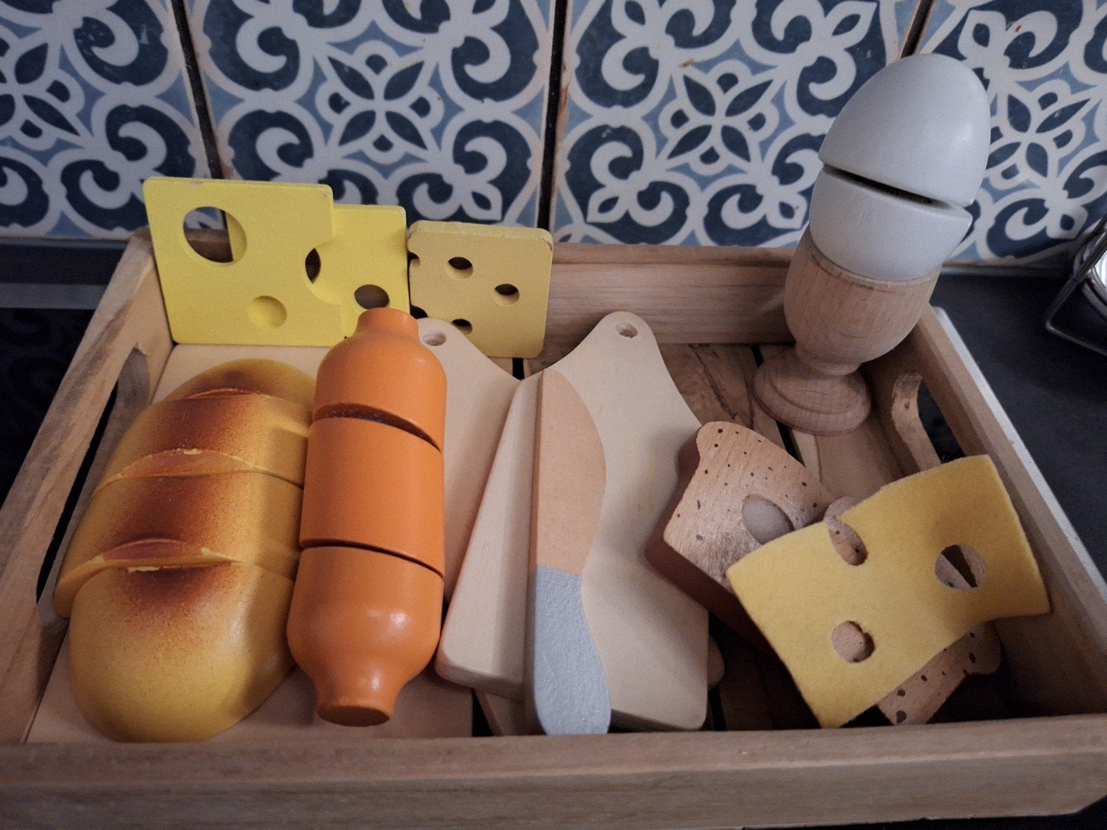 Ontbijtplankje ontbijt worst kaas ei brood stokbrood, Kinderen en Baby's, Speelgoed | Houten speelgoed, Ophalen