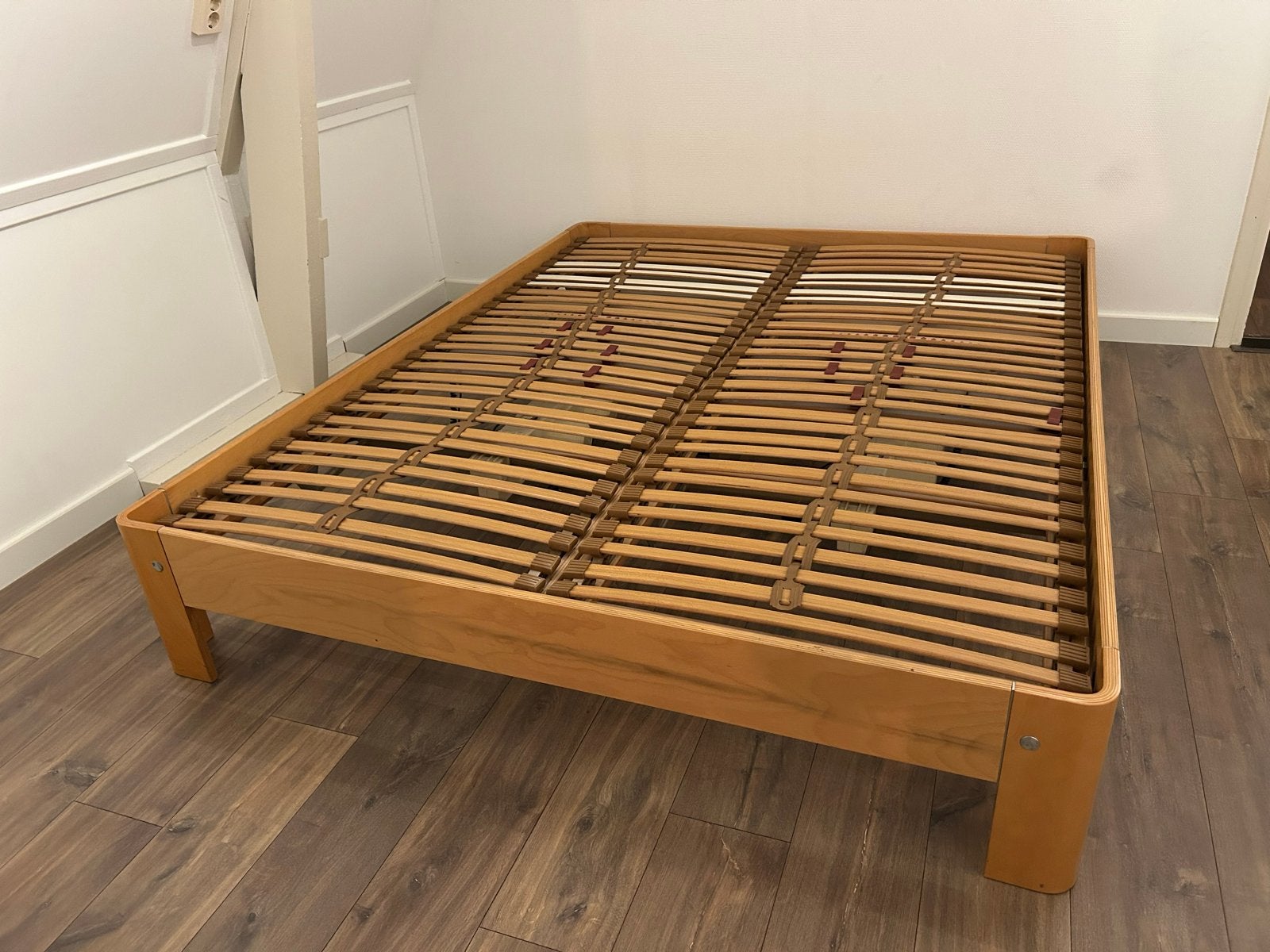 Auping Auronde bed 160x200 met verstelbare lattenbodems, Ophalen, Bruin, Tweepersoons, 200 cm