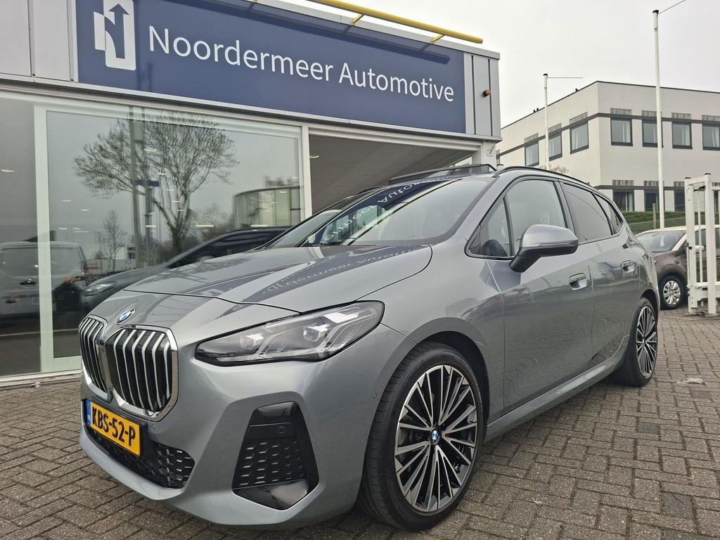 BMW 2-serie Active Tourer 218i M- sport leer / camera / pano, 136 pk, Gebruikt, Adaptive Cruise Control, 1445 kg