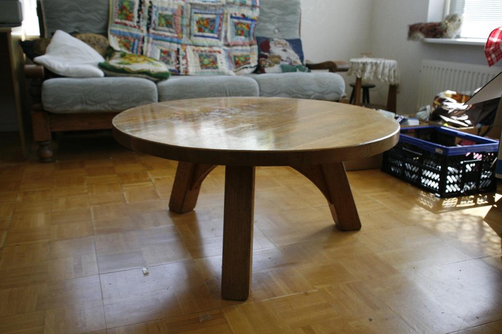 retro salontafel massief hout 95Dx45H laag model, 3 poten, Huis en Inrichting, Tafels | Salontafels, Ophalen, Gebruikt, 50 tot 100 cm