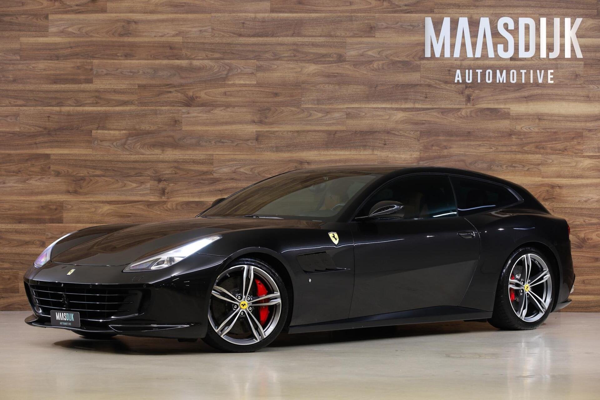 Ferrari GTC4 Lusso V12 HELE|Novitec|Pass Display|Pano|JBL|, Auto's, Automaat, Euro 6, 12 cilinders, Zwart