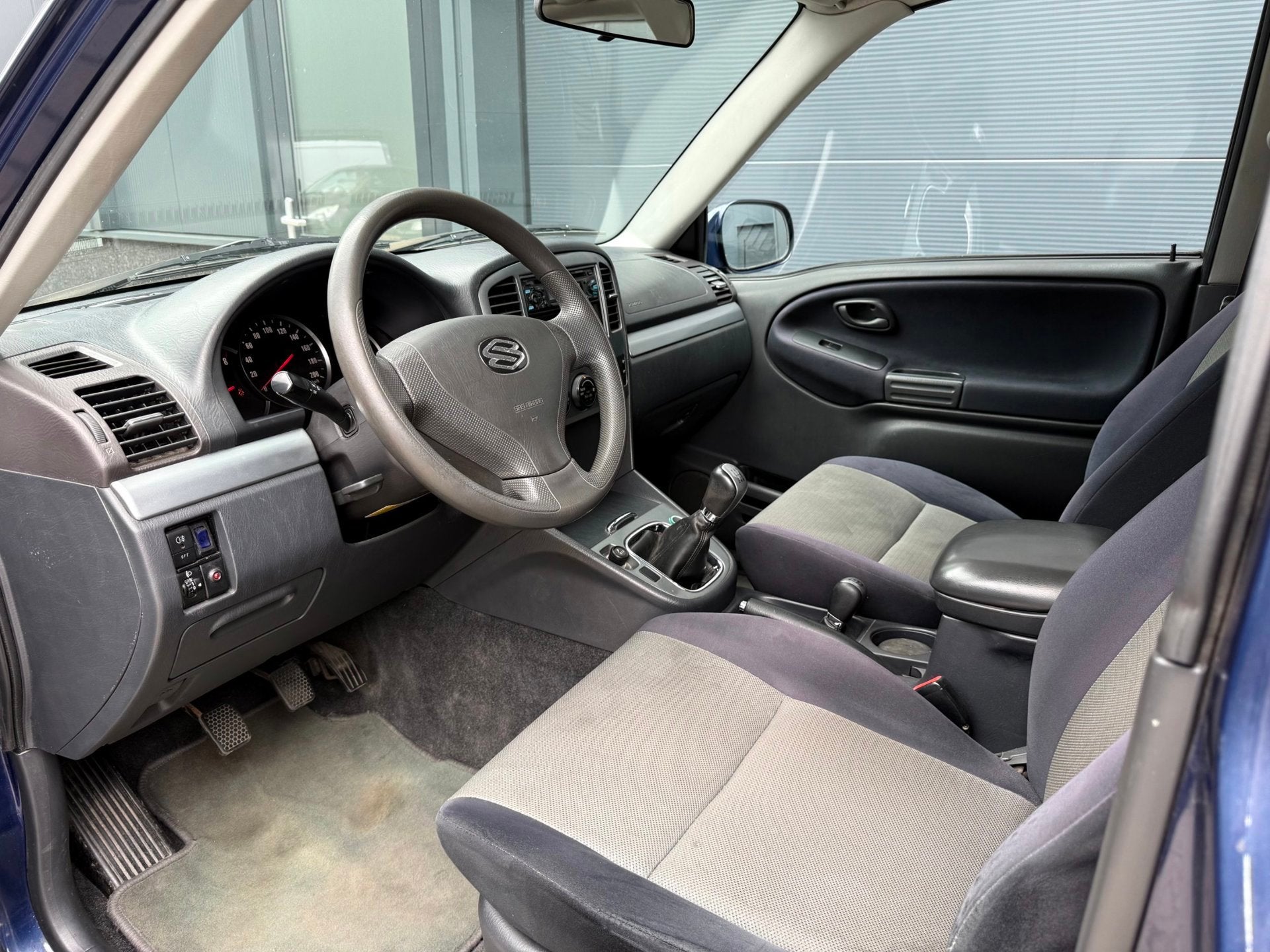 Suzuki Grand Vitara 2.0 Metal Top, Stof, 4 cilinders, Bedrijf, Handgeschakeld