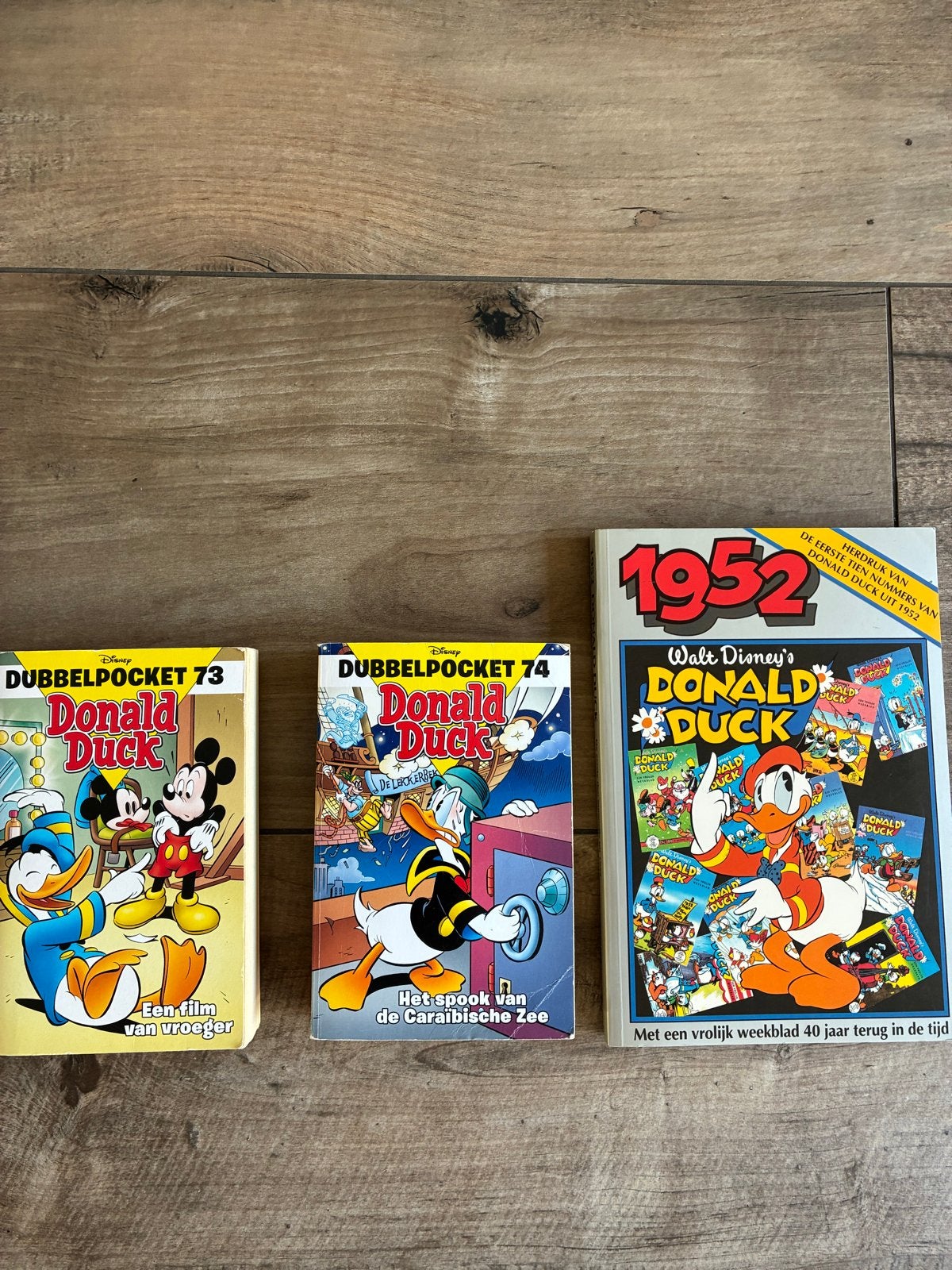Donald Duck Dubbelpocket en Jaarboek - Leuk voor vakantie, Boeken, Meerdere stripboeken, Ophalen of Verzenden, Gelezen