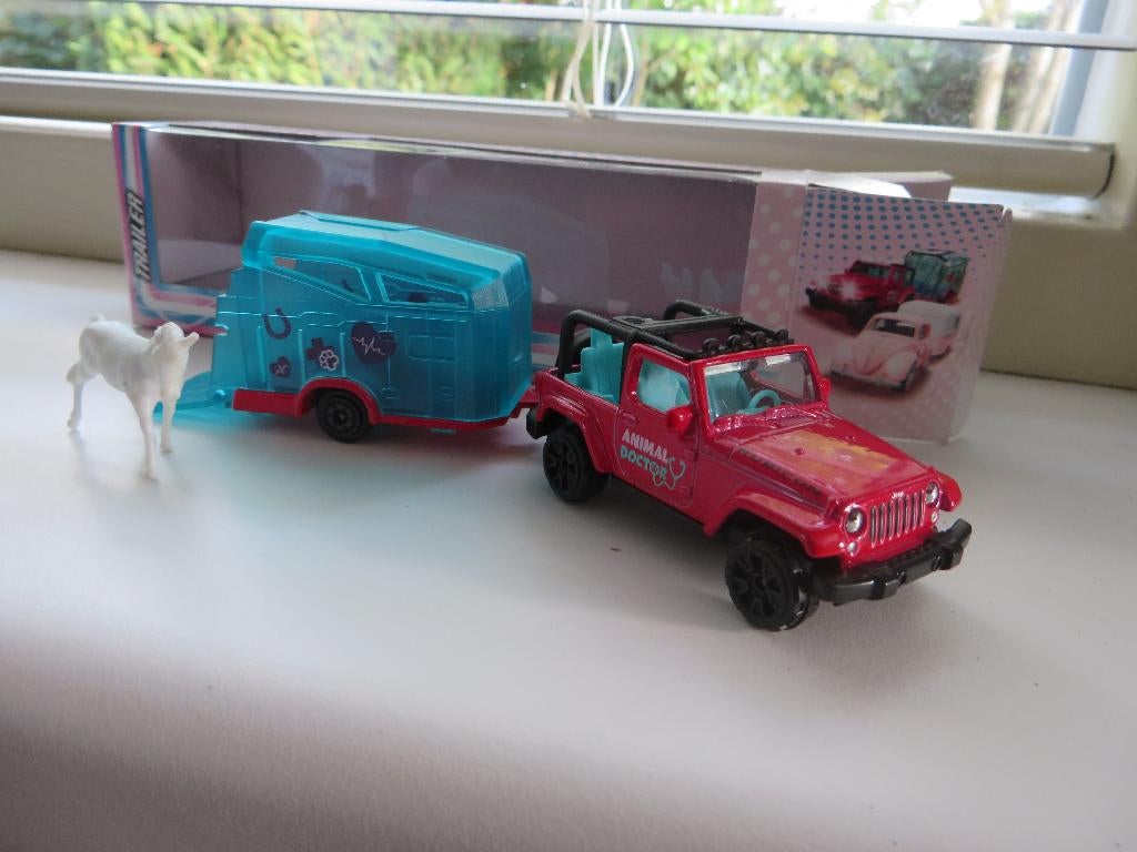 Majorette Jeep Wrangler met paarden trailer, Hobby en Vrije tijd, Modelauto's | Overige schalen, Ophalen of Verzenden, Nieuw, Bus of Vrachtwagen