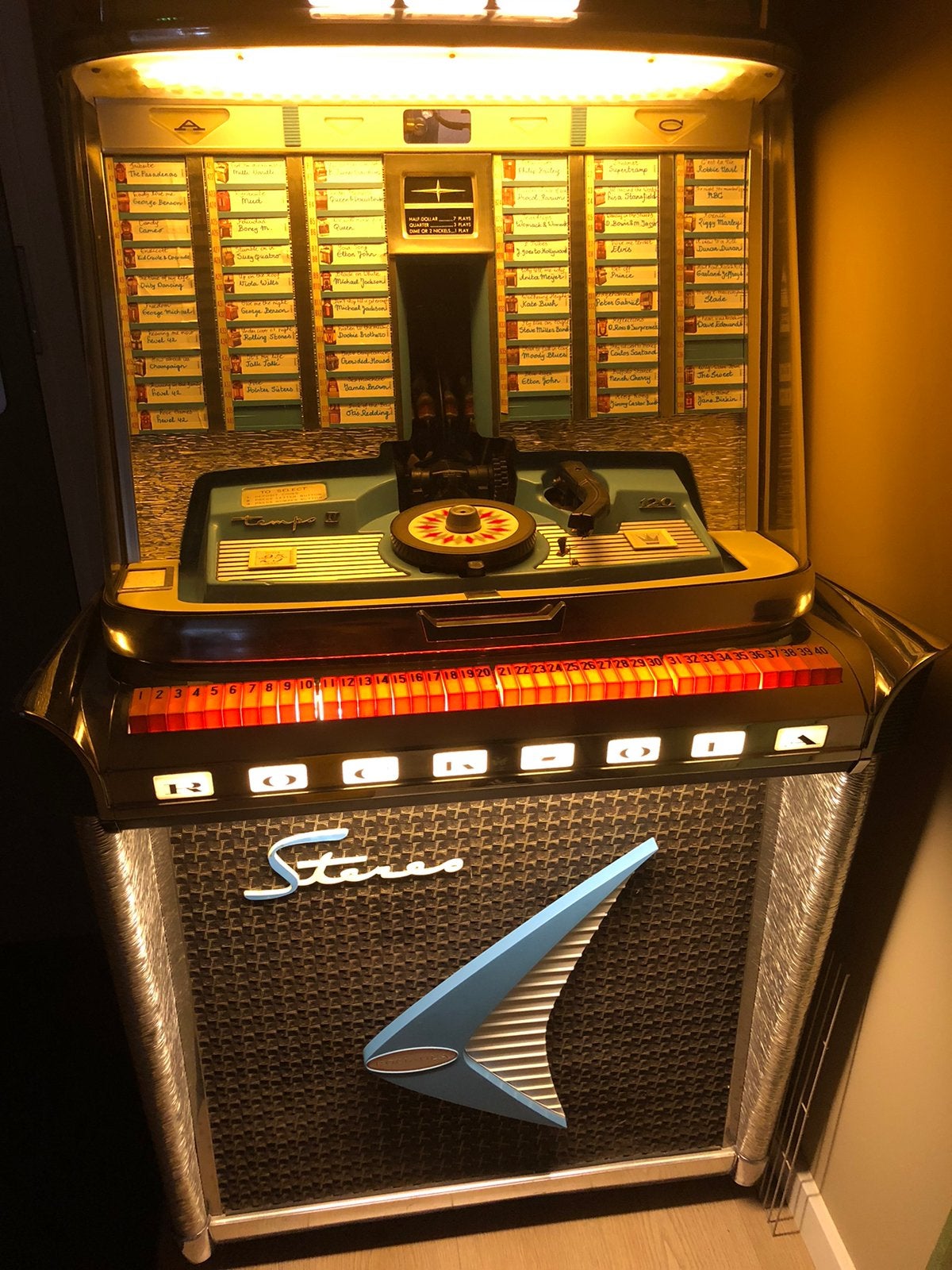 Jukebox merk Rock-Ola Tempo II, bouwjaar 1960, 150hx80bx70d, Gebruikt, Rock Ola, 1960 tot 1970, Ophalen