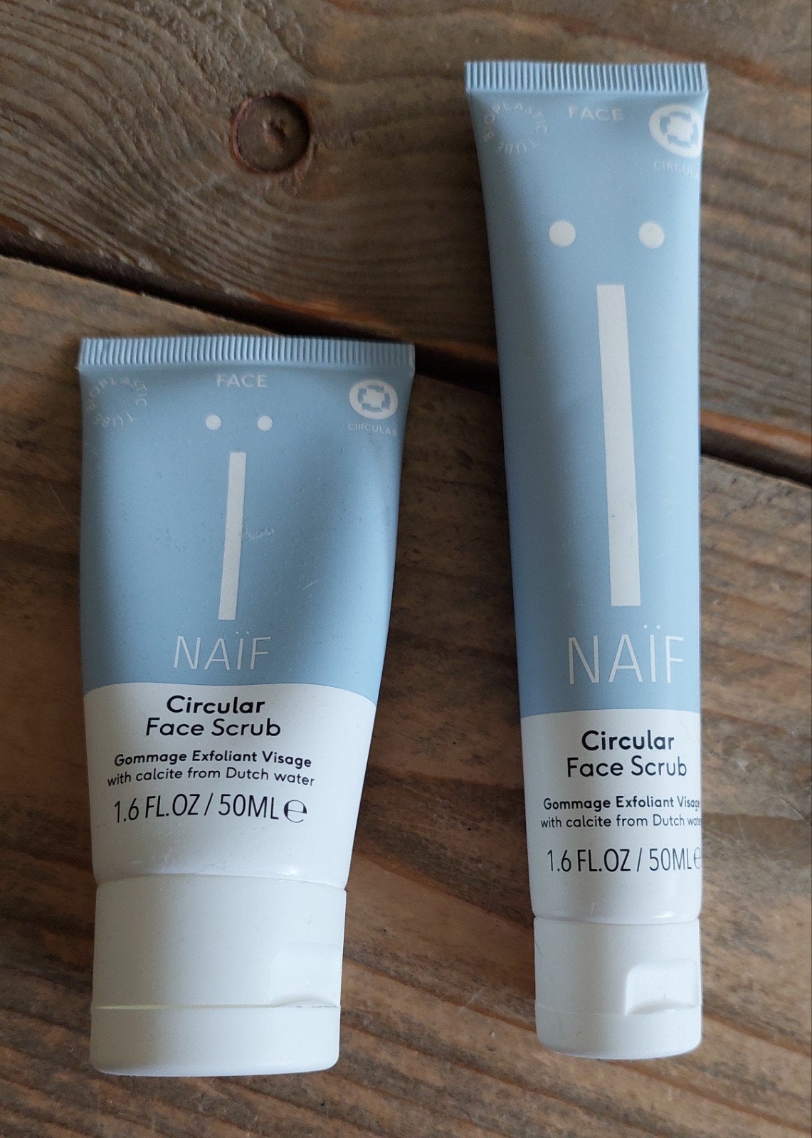 Naïf Circular Face Scrub - 2x 50ml, Ophalen of Verzenden, Nieuw, Gehele gezicht, Reiniging