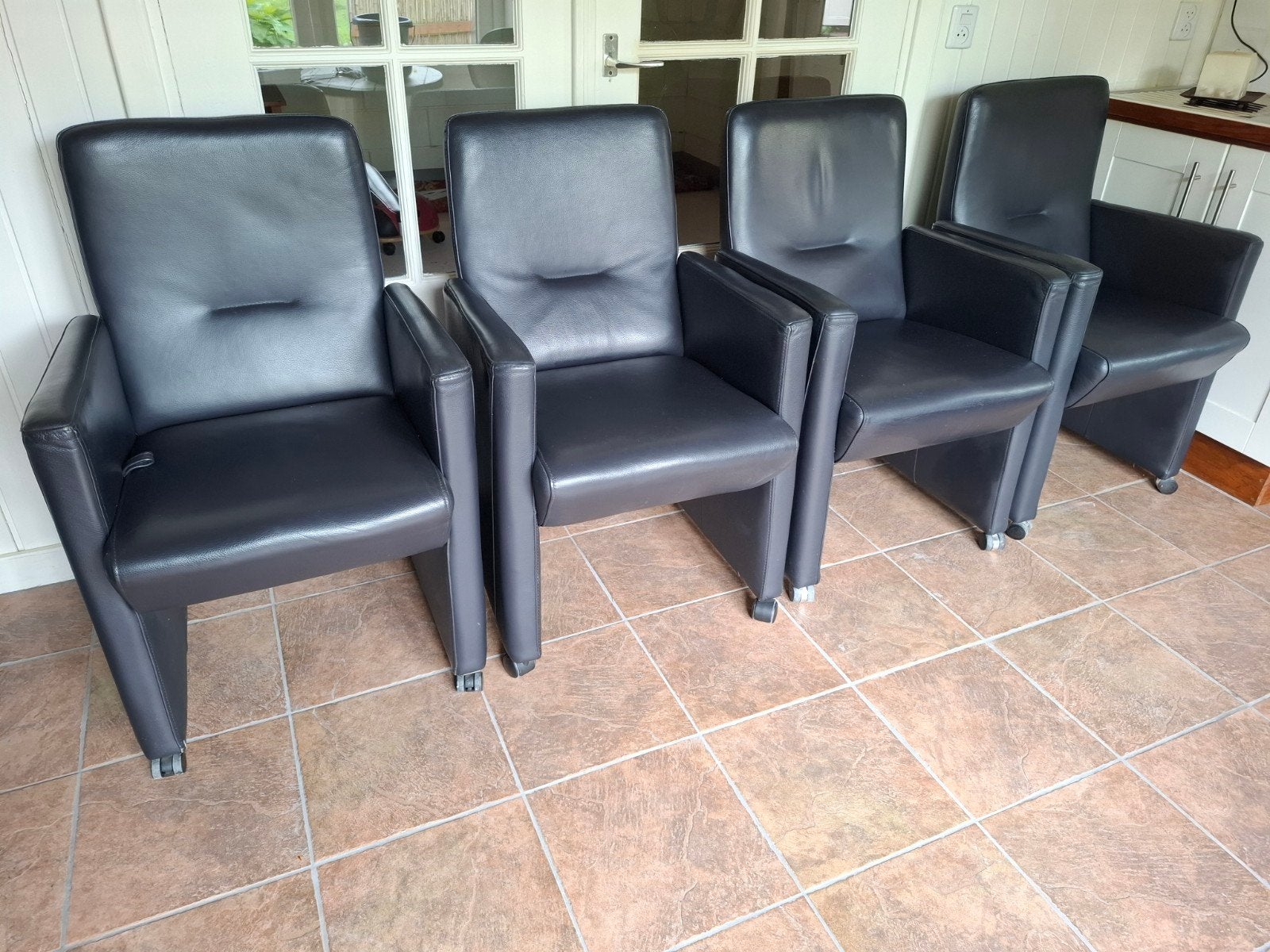 donkerblauwe leren stoelen, Huis en Inrichting, Stoelen, Ophalen, Gebruikt, Blauw, Leer