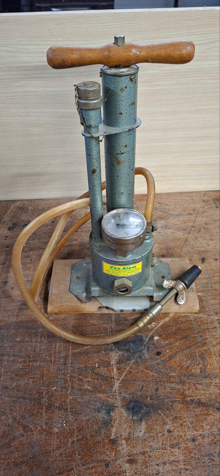 Handbediende hydraulische testpomp / afperspomp uit '70/ '80, Ophalen of Verzenden, Gebruikt