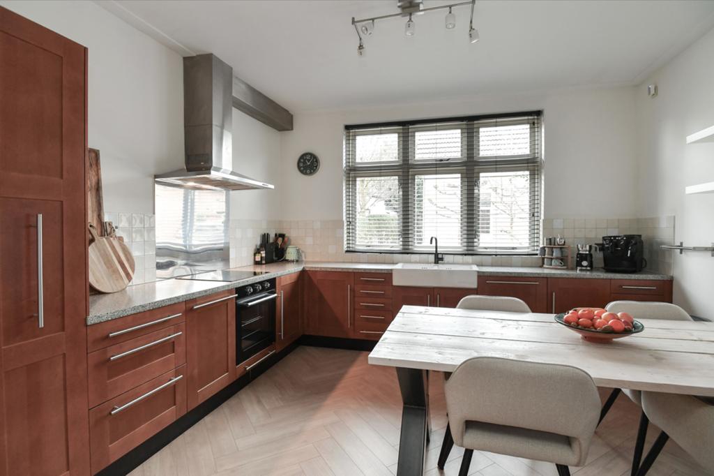 Hoekkeuken IKEA met apparatuur en granieten blad, Huis en Inrichting, Keuken | Complete keukens, Ophalen, Gebruikt, Bruin, Hoekkeuken