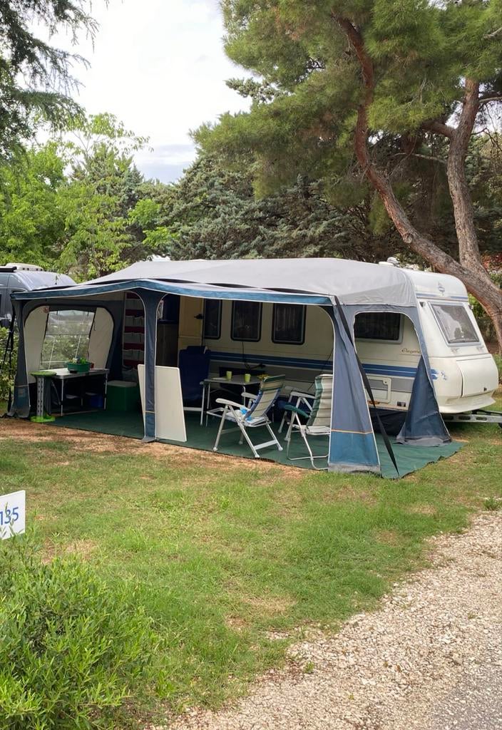 Hobby Elegance 495 Caravan - Ruim en Comfortabel, Hobby, Koelkast, Particulier, 5 tot 6 meter