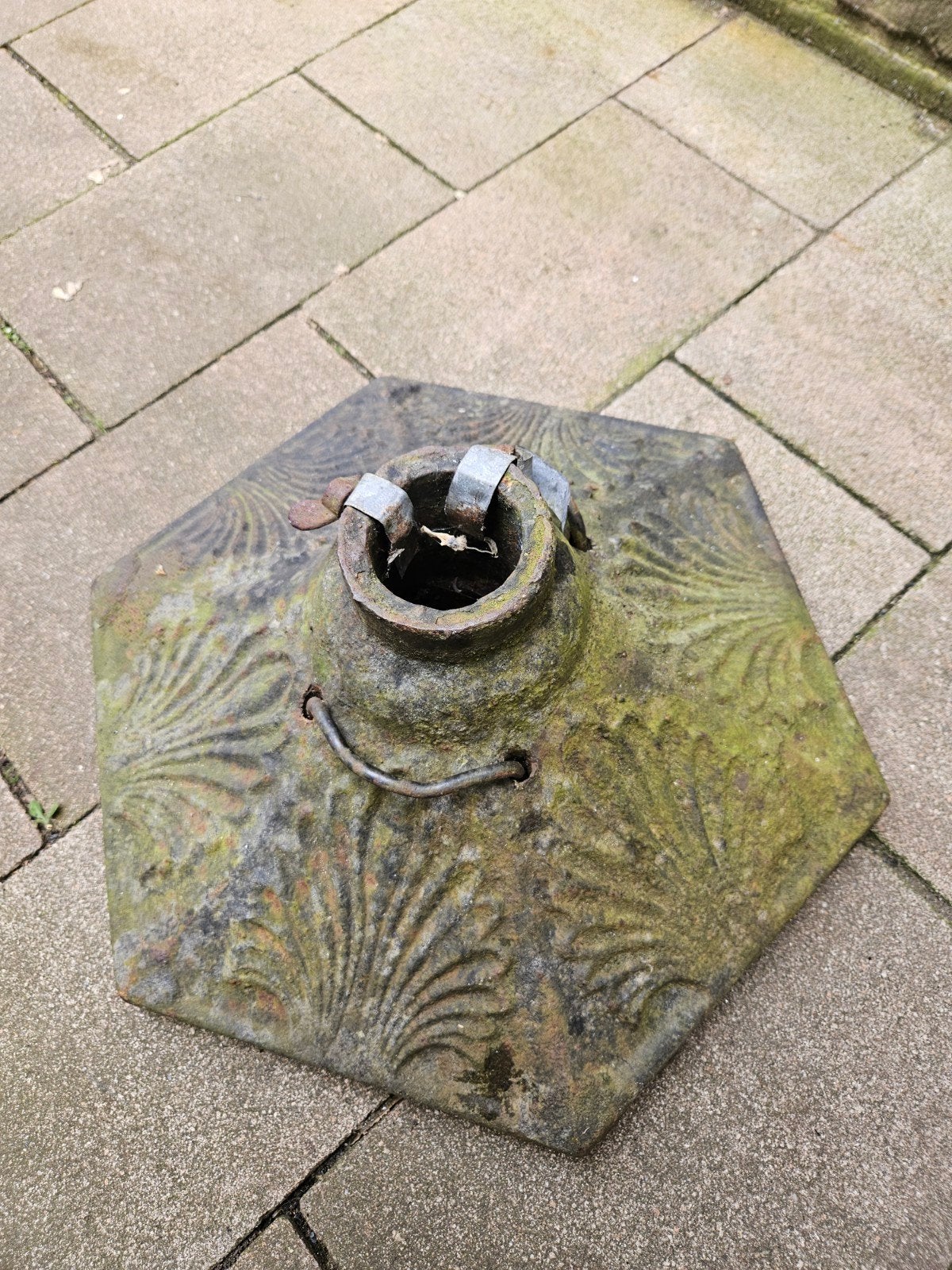 Zware gietijzeren parasolvoet, mooi bewerkt, Ophalen of Verzenden, Minder dan 1 meter, Parasolvoet
