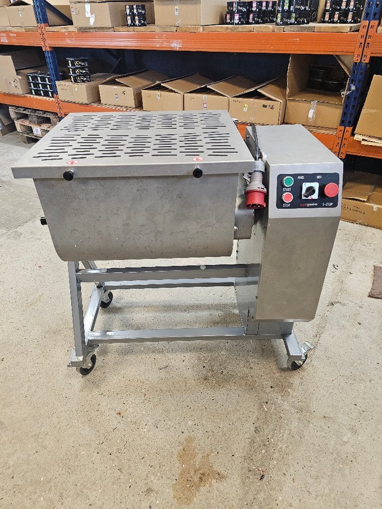 Elektrische vleesmenger GGM Gastro — 64 l / 62 kg — 2,2 kW, Ophalen, Gebruikt, Bakkerij en Slagerij