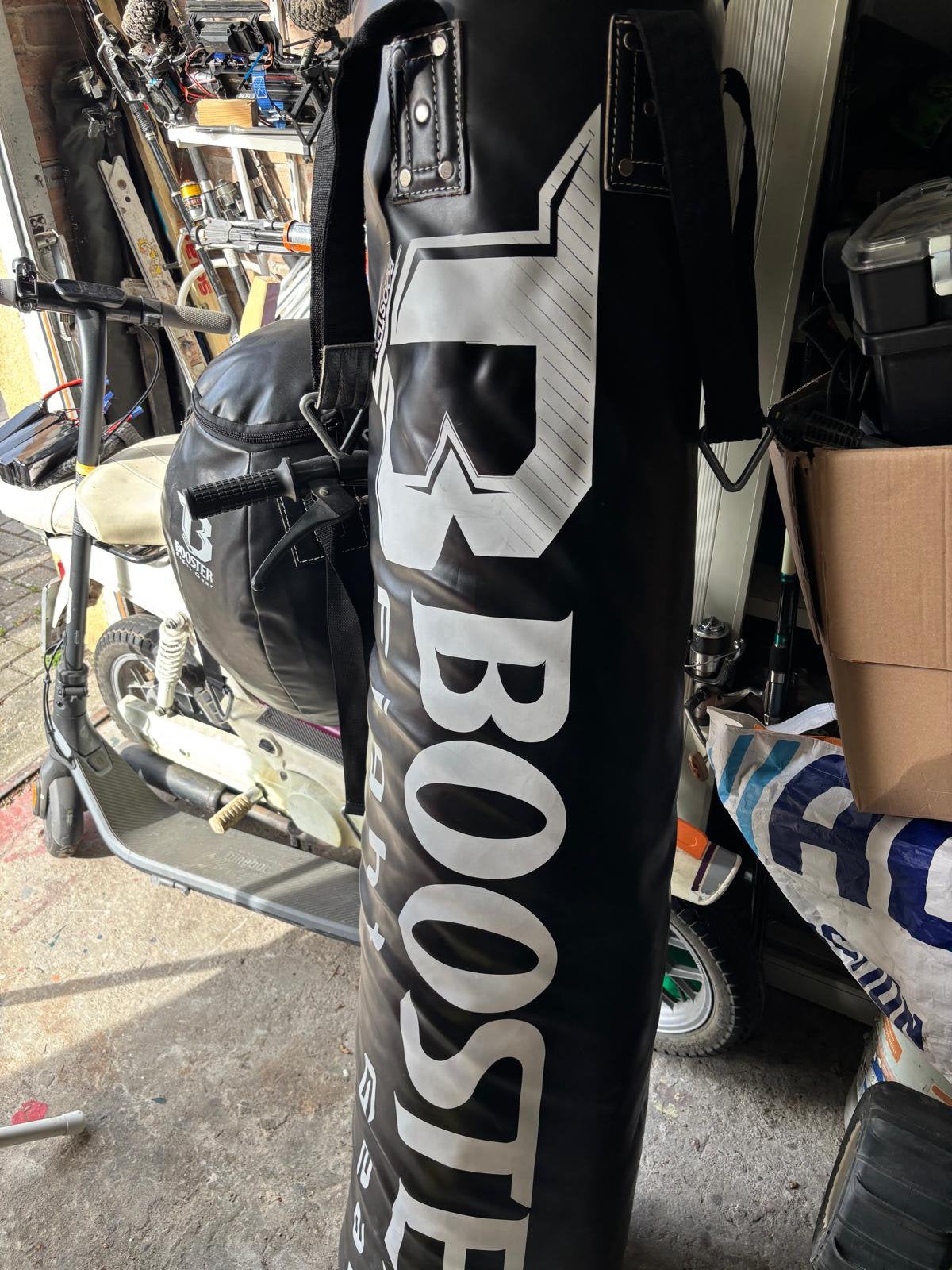 Boks zak en bal en stootkussens, Ophalen, Zo goed als nieuw, Bokszak
