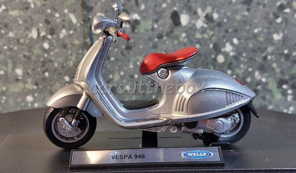 Vespa 946 grijs 1:18 Welly W095a, Verzenden, Nieuw, Overige typen, Welly