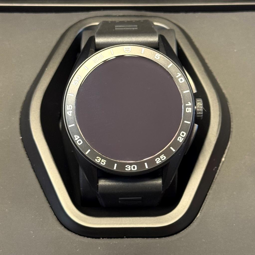 tag heuer connected E4 45mm Titanium DLC, LVMH Watch & Jewelry Central Europe BV, Zimmersmühlenweg 8-10, 61440, Oberursel, Zwart
