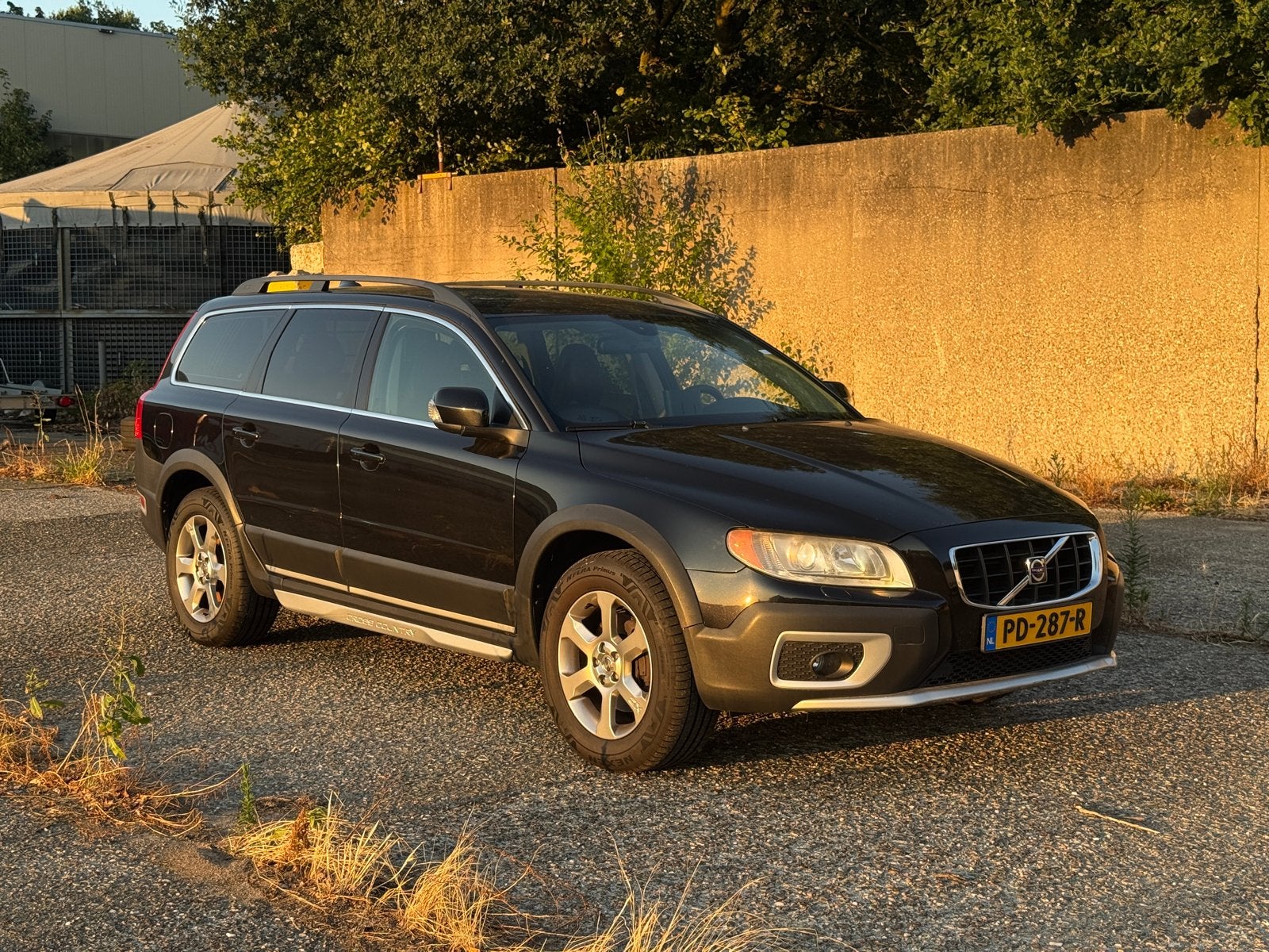Volvo XC70 2.4 D5 AWD Geartronic 2009 Zwart leder / vol OHH, Auto's, Volvo, Automaat, 1716 kg, Zwart, 197 €/maand