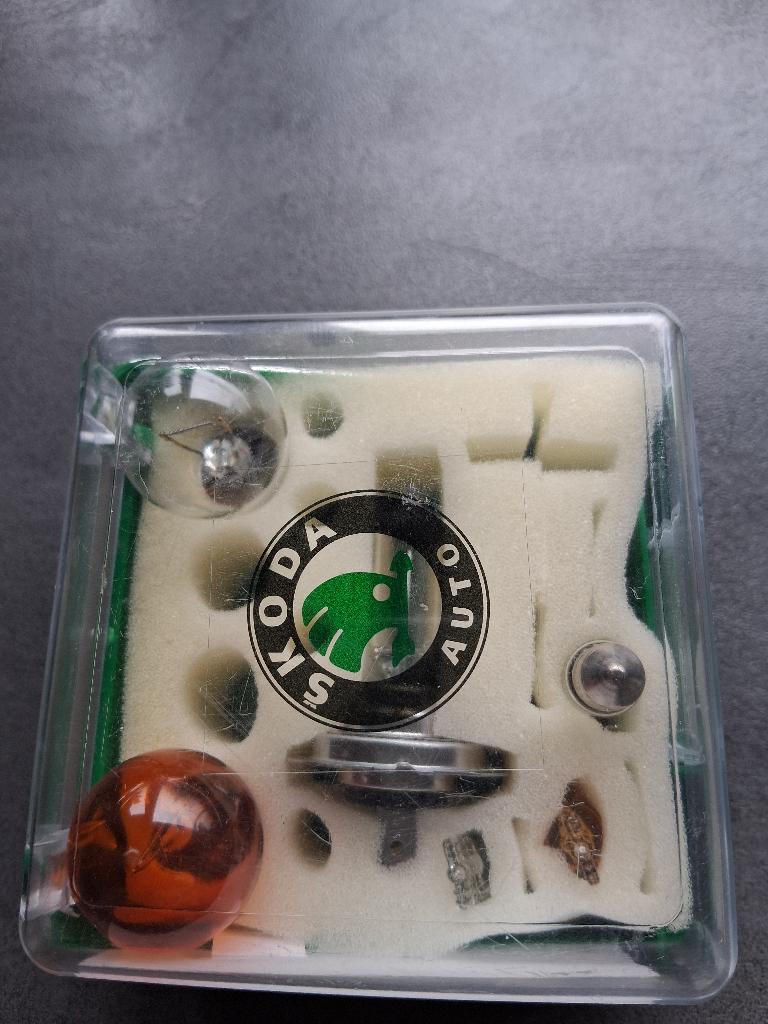 Autolampjes / zekeringen (Skoda/Peugeot) nieuw, Ophalen, Nieuw, Skoda