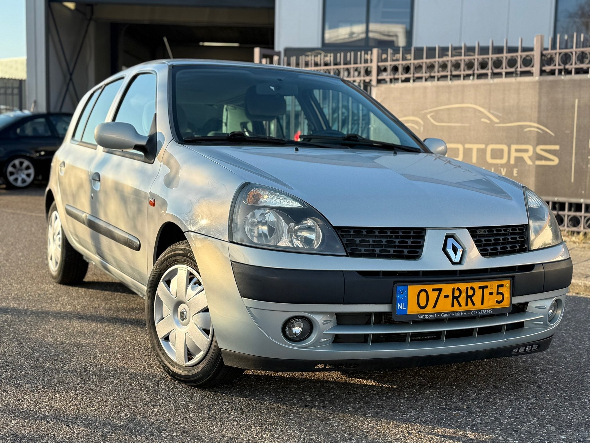 Renault Clio 1.4-16V Expression AUTOMAAT NAP AIRCO 1E EIGENA, 1005 kg, Stof, 4 cilinders, 550 kg