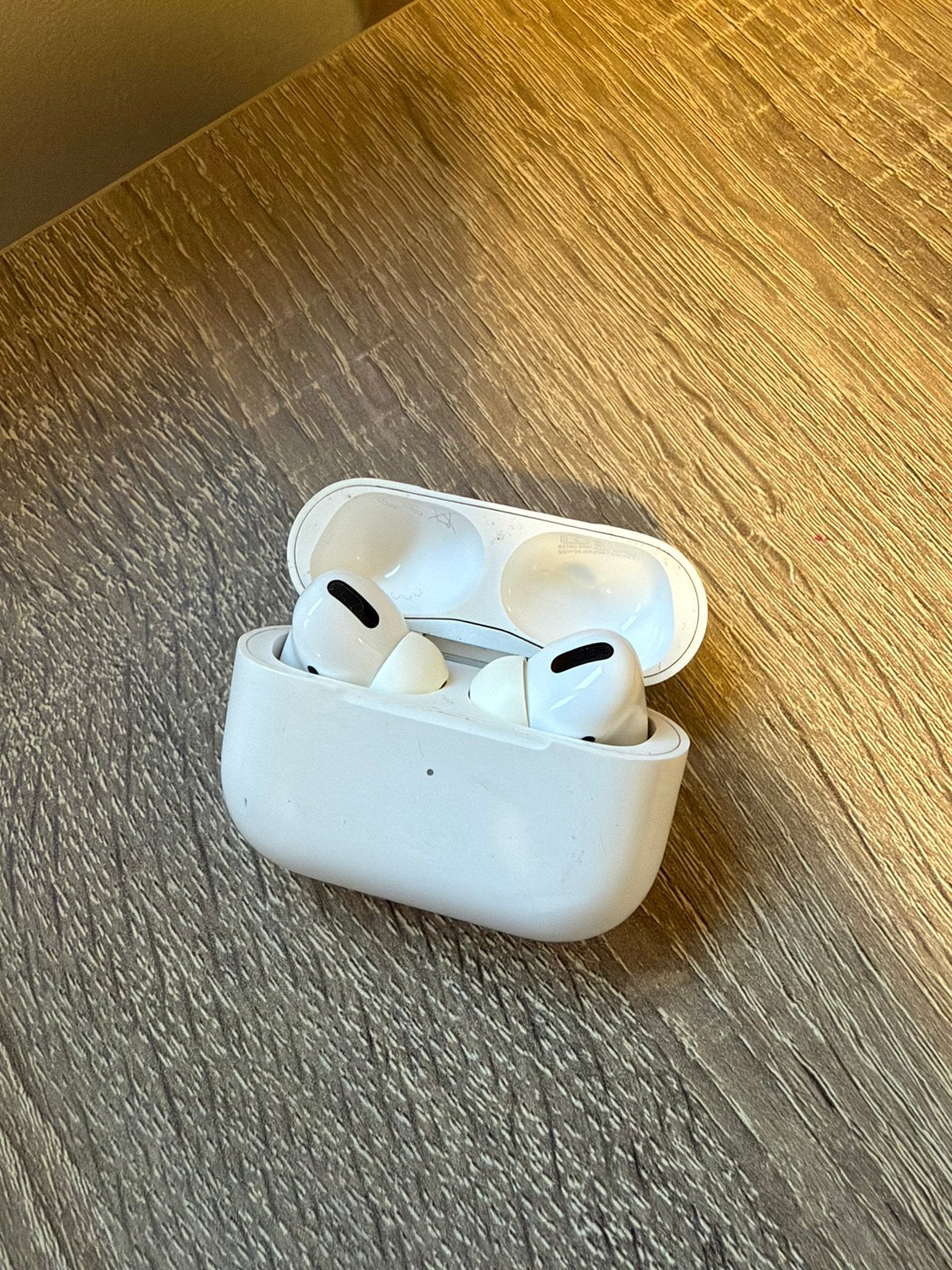 Airpods pro 1 - let op! Doos niet werkend, Ophalen, In-ear, Gebruikt, Wit