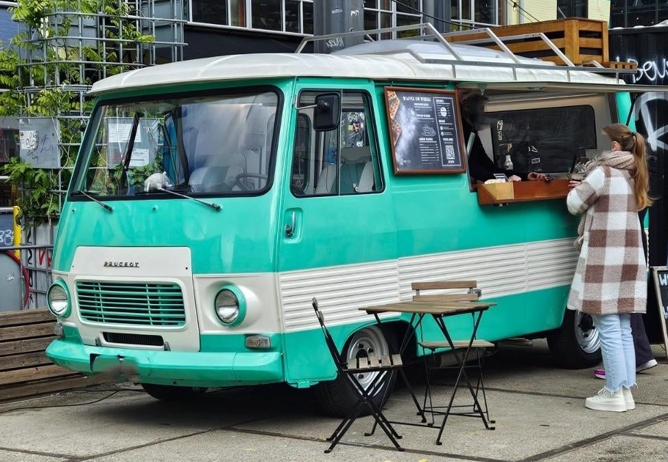 Unieke Peugeot J7 (Foodtruck of camper), Particulier, Te koop