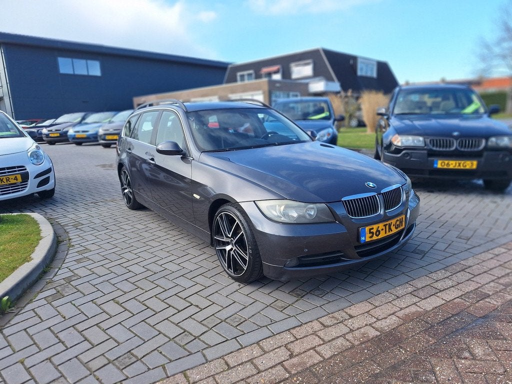 BMW 3-serie Touring 325i High Executive / Zeer comfortabel /, Auto's, Automaat, Achterwielaandrijving, Gebruikt, 2497 cc