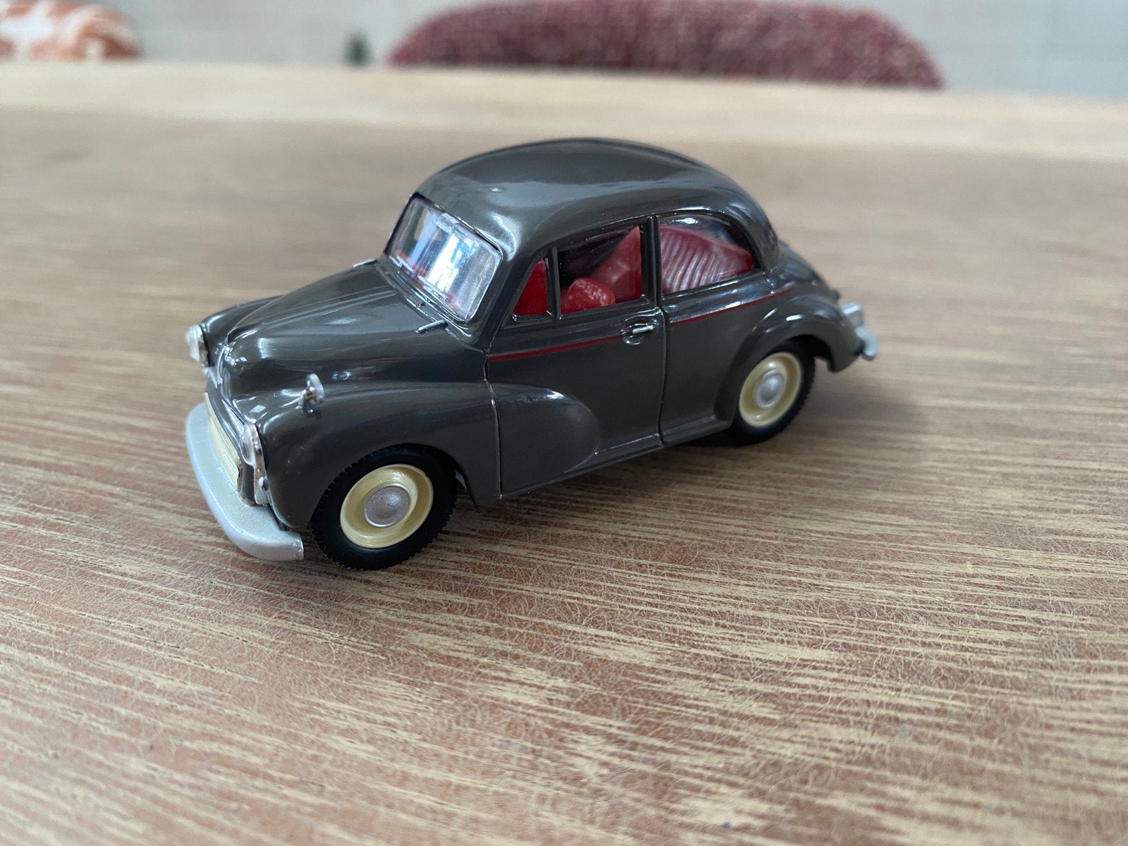 Corgi Morris Minor grijs 1:43 klassiek modelauto, Ophalen of Verzenden, Zo goed als nieuw, Auto, Corgi