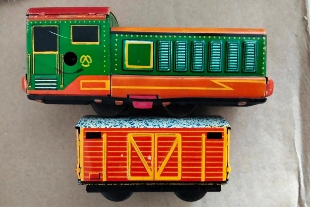 Vintage blikken speelgoedtrein met wagon, Hobby en Vrije tijd, Modelauto's | 1:43, Ophalen of Verzenden, Gebruikt