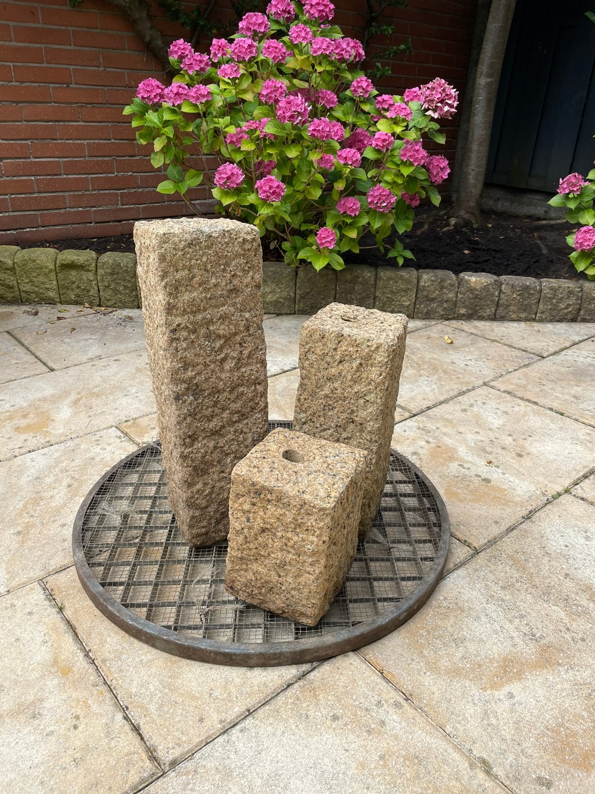 Waterpartij graniet, Ophalen, Gebruikt, Hardsteen, Waterornament