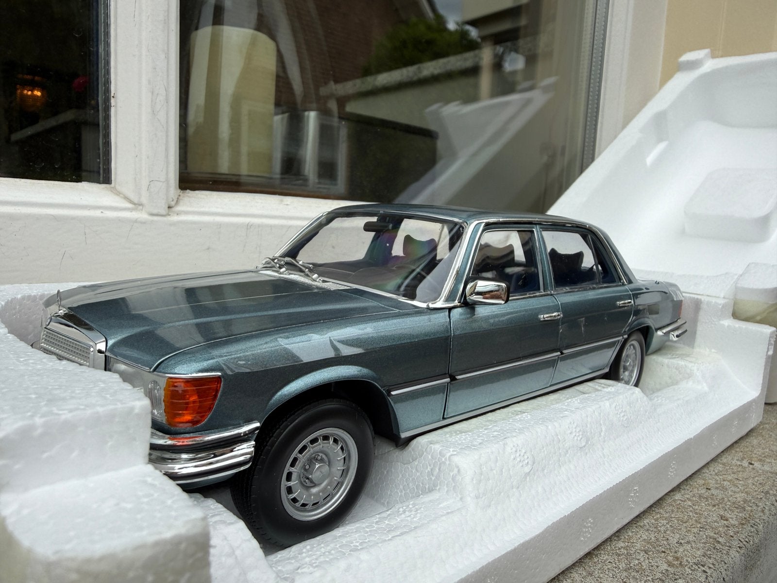 1:18 Mercedes 450 SEL 6.9 Grijsblauw 1976 Norev 183457, Auto, Norev, 70-72 Av. de Bohlen, Vaulx-en-Velin, 69120, France, Norev