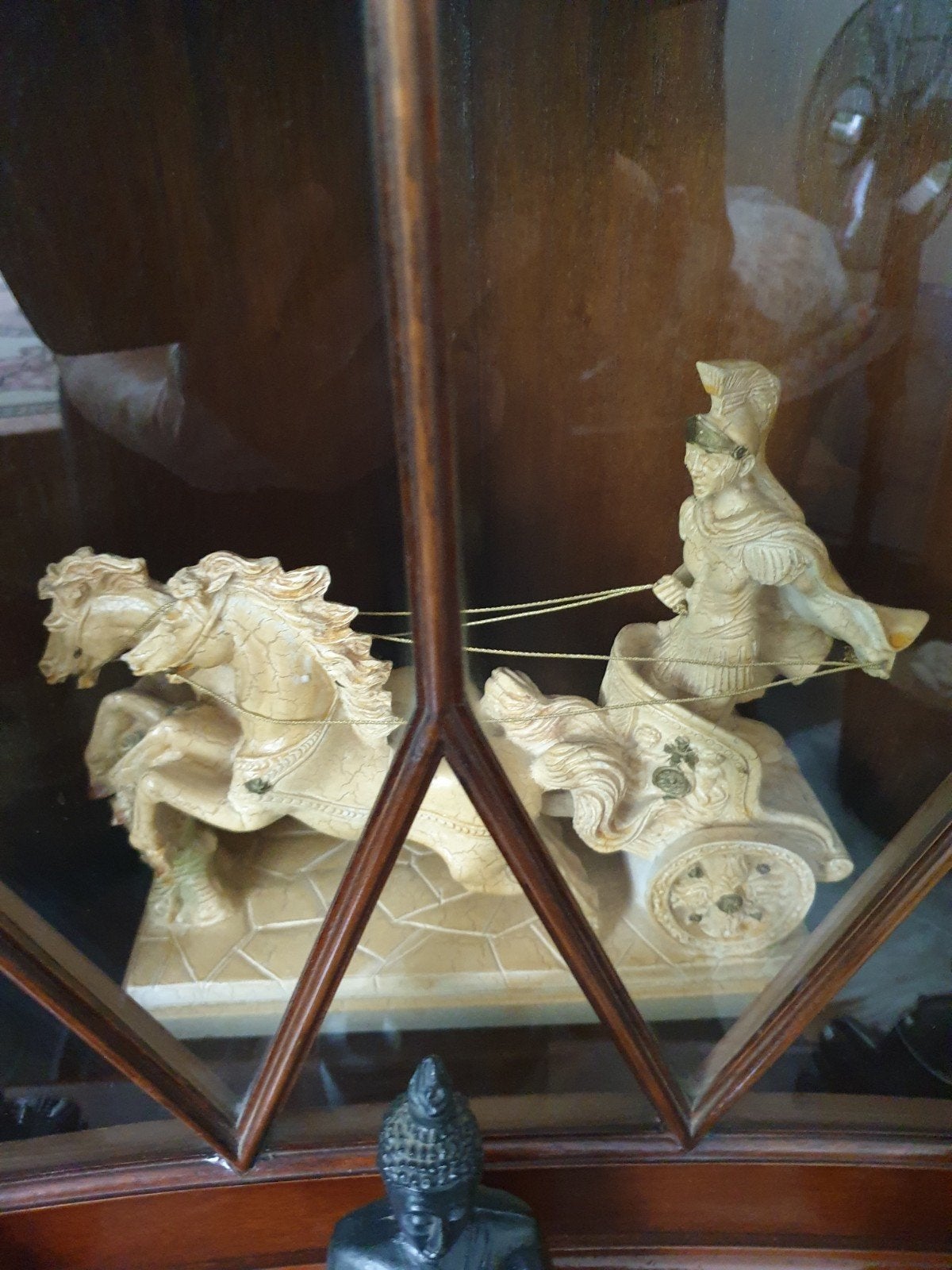 Antiek beeld: Romeinse strijdwagen met paarden, Ophalen of Verzenden, Handgemaakt, 20 - 50 cm, Scène