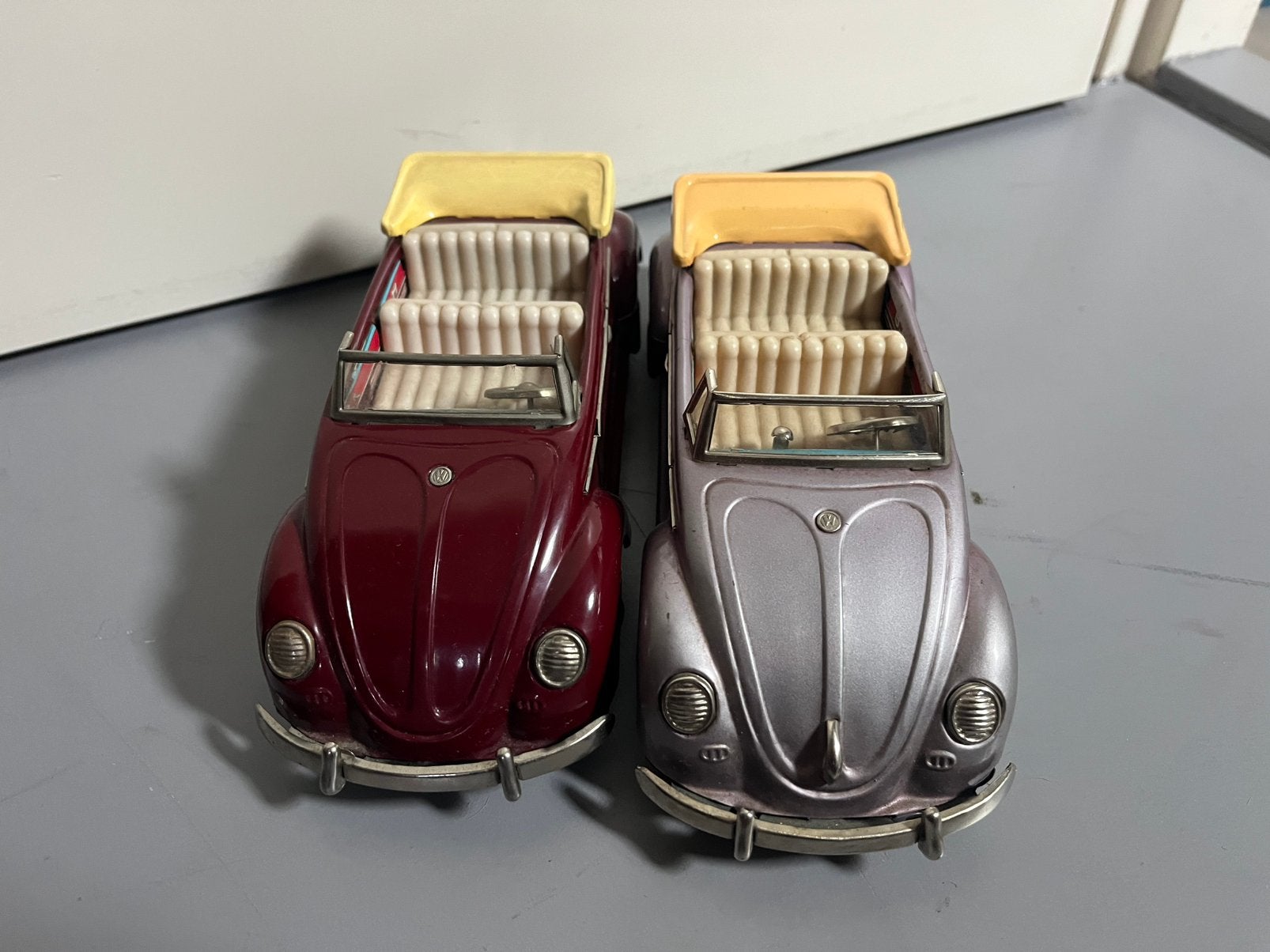 2 blikken volkswagen kever auto cabrio antiek nomura, Ophalen of Verzenden
