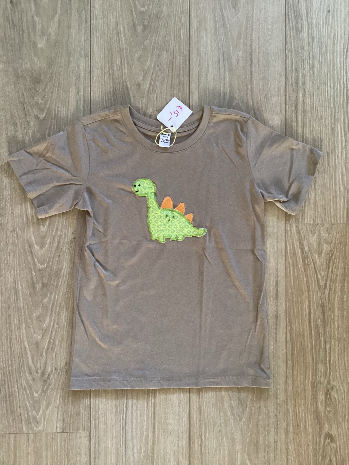 Dinosaurus shirt patchwork licht bruin 122-128, Ophalen of Verzenden, Nieuw, Jongen, Shirt of Longsleeve