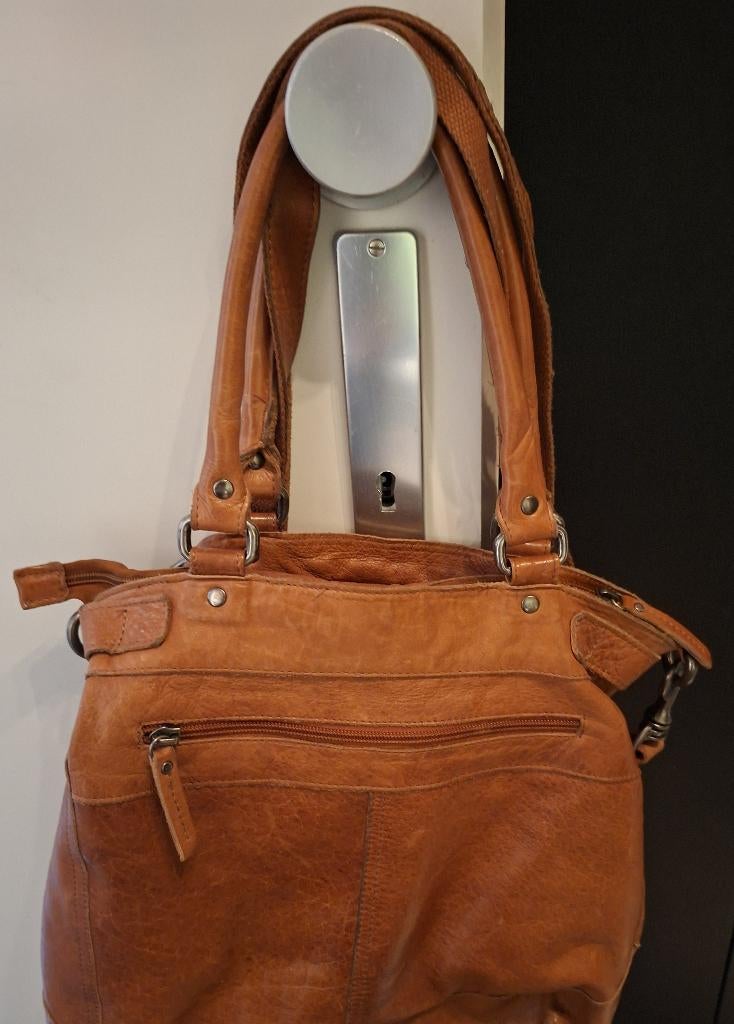 Leren damestas stoere look. Nette staat., Sieraden, Tassen en Uiterlijk, Tassen | Damestassen, Ophalen of Verzenden, Gebruikt