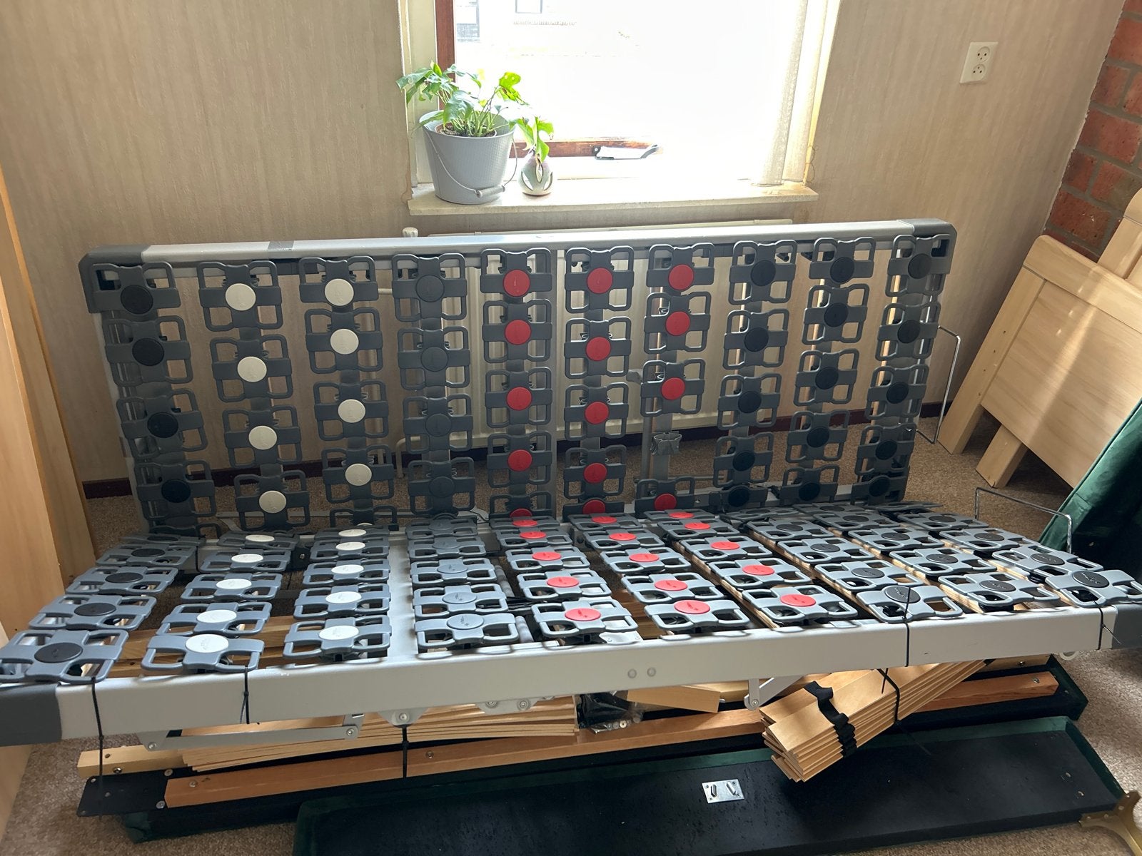 2 Tempur bedbodems (80x200), 1 elektrisch verstelbaar, Ophalen, Eenpersoons, Zo goed als nieuw, 80 cm