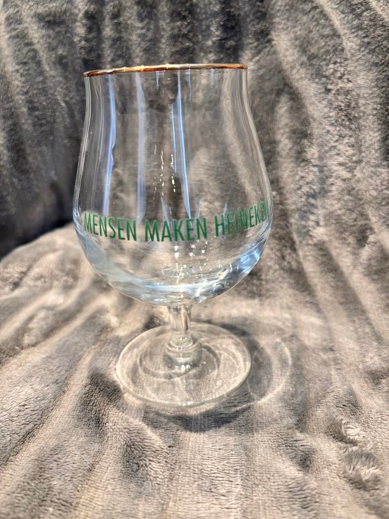 Heineken bierglas met gouden rand - Zo goed als nieuw, Verzamelen, Glas en Borrelglaasjes, Ophalen of Verzenden, Zo goed als nieuw