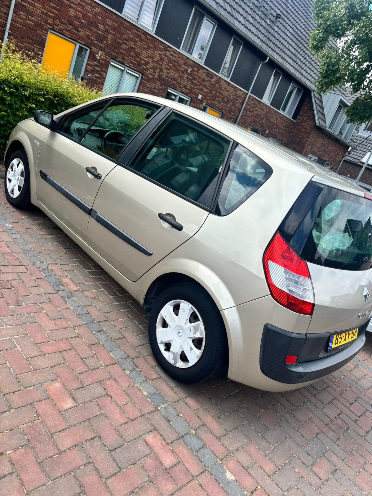 Renault Scénic 1.6 16V 82KW 2006 Beige, Auto's, Renault, Voorwielaandrijving, 1295 kg, 4 cilinders, Beige
