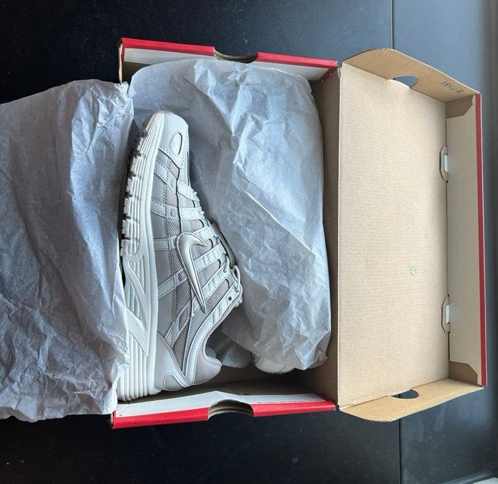 Nike P-6000 sneakers nieuw maat 40, Kleding | Dames, Ophalen of Verzenden, Zo goed als nieuw, Beige, Sneakers of Gympen