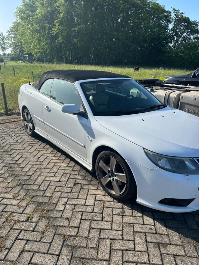 Saab 9-3 1.9 TID Cabrio 2007 Wit | uitlaatsysteem defect!, Auto's, Voorwielaandrijving, 4 cilinders, Cabriolet, 4 stoelen
