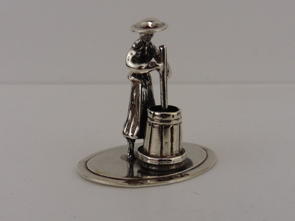 Zilveren miniatuur Karnen                               Z196