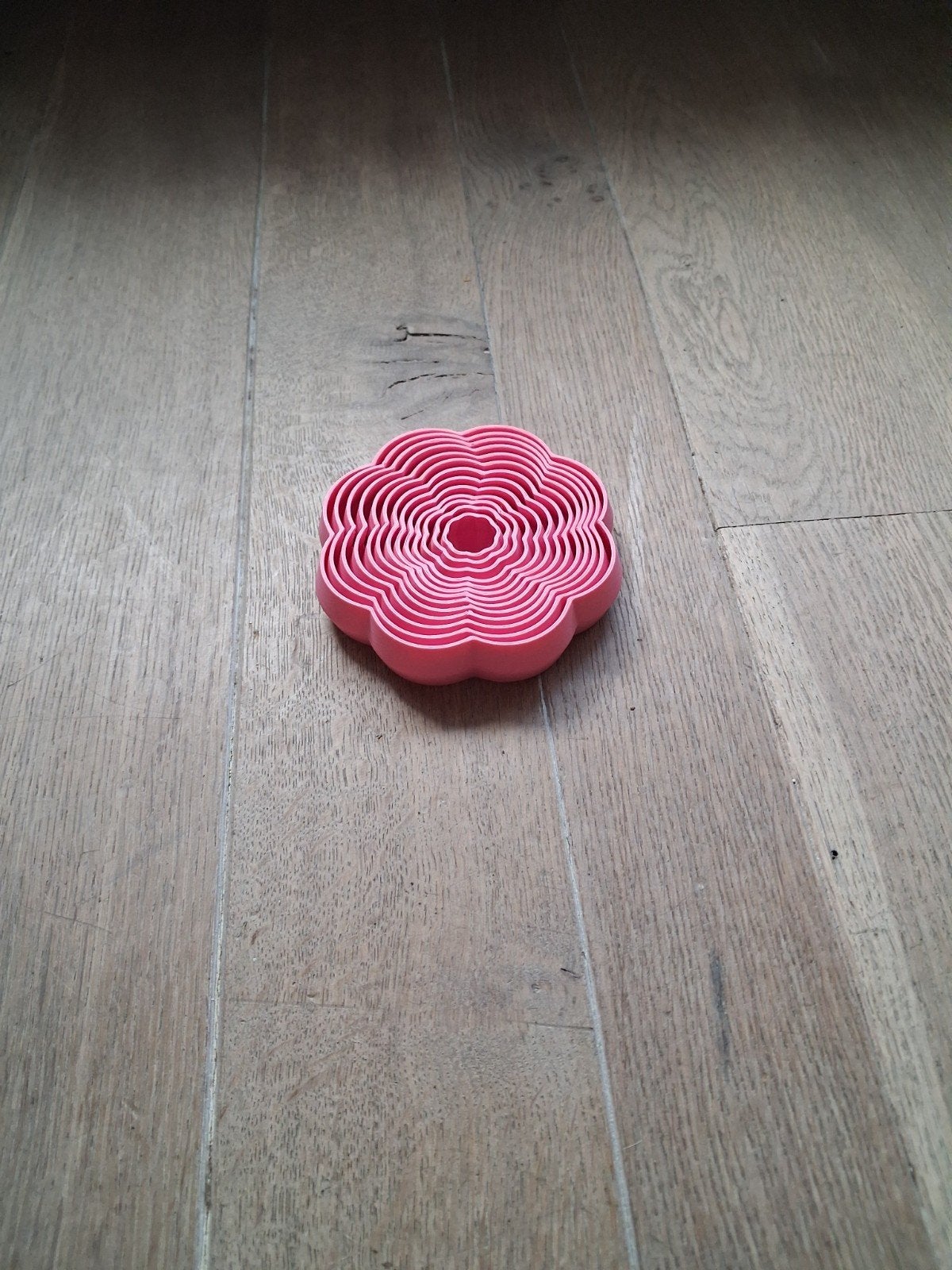 in iedere kleur bloemvormige fidget piramide, Hobby en Vrije tijd, Gebruikt, Deelbaar, Gereedschap of Toebehoren, Natuur en Bloemen