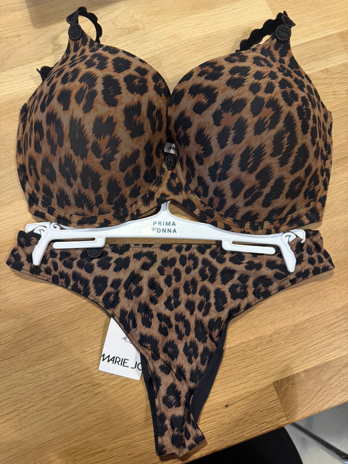 Marie Jo bh 75F string 36 NIEUW!! Bh nu €55, Ophalen of Verzenden, BH