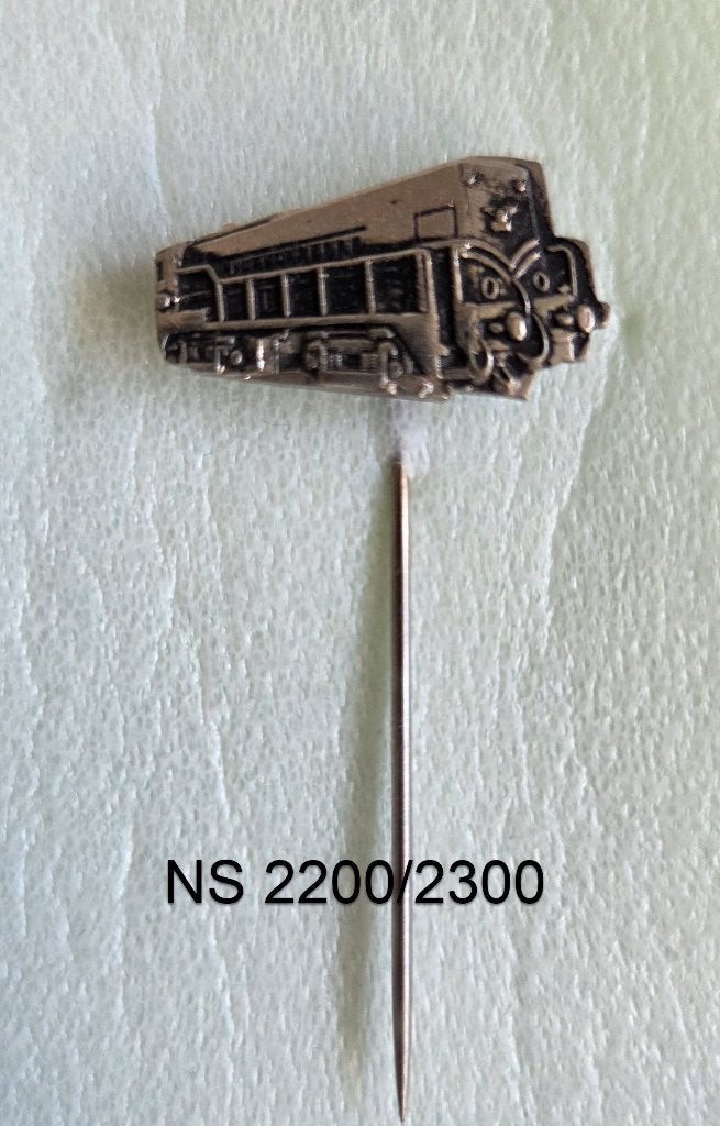 Pins - speldjes dieseltreinen, Verzamelen, Speldjes, Pins en Buttons, Ophalen of Verzenden, Gebruikt, Transport, Speldje of Pin