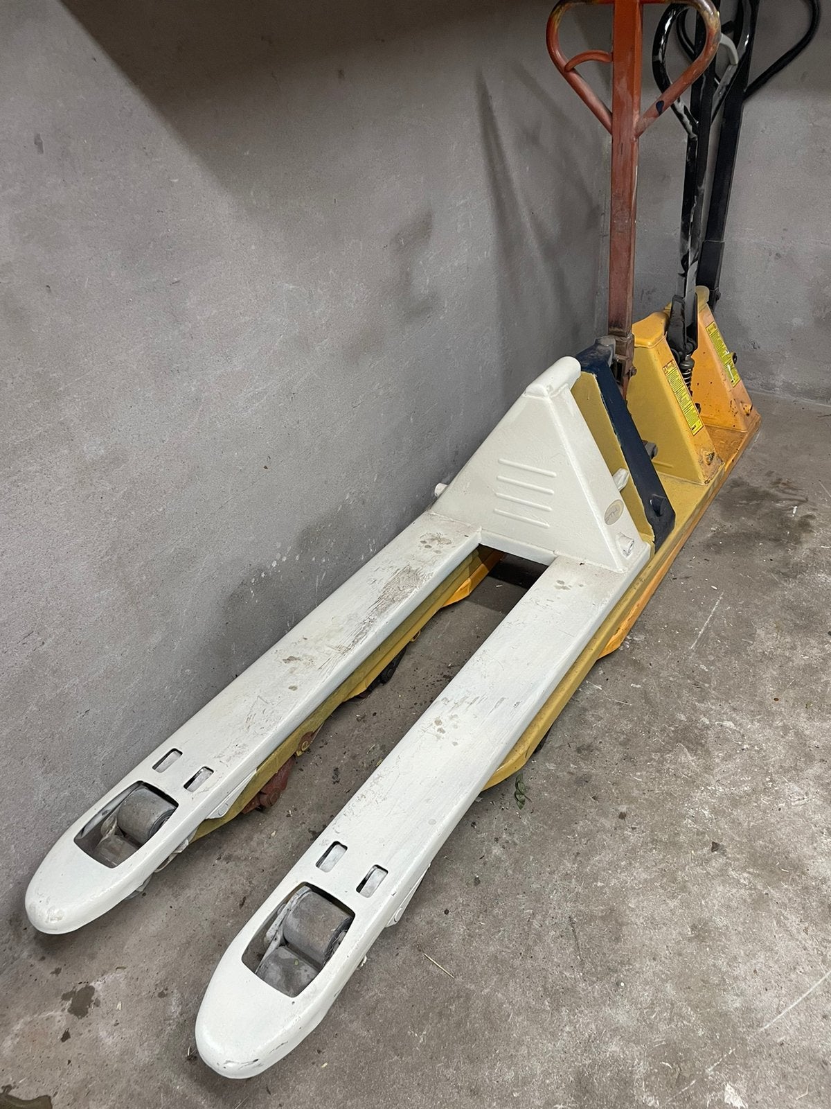 Palletwagen/transportwagen/pompwagens 4 stuks, 100 liter of meer, Ophalen, Gebruikt, Transportkar