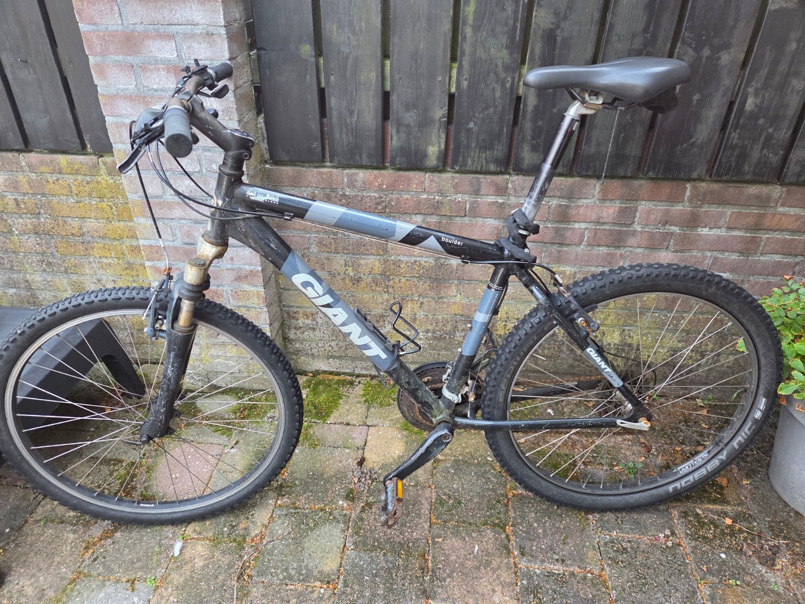 Giant Boulder Mountainbike - Maat M 21 versnellingen, Fietsen en Brommers, Ophalen, Gebruikt, Hardtail, Velgrem