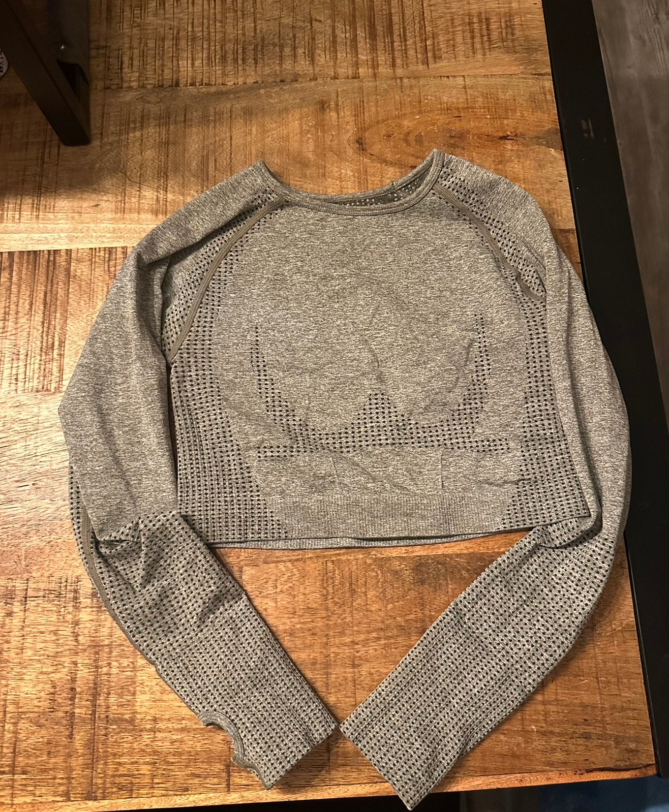 Grijze sport croptop met lange mouwen - maat XS, Kleding | Dames, Sportkleding, Ophalen of Verzenden, Maat 34 (XS) of kleiner