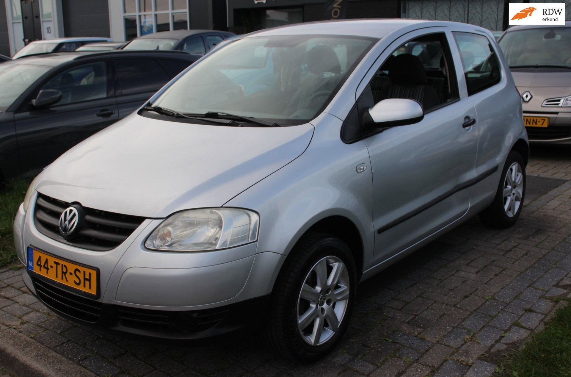 Volkswagen Fox 1.2 Trendline €1.295,- LM-Velgen NAP APk Zu, Voorwielaandrijving, Stof, Zwart, 4 stoelen