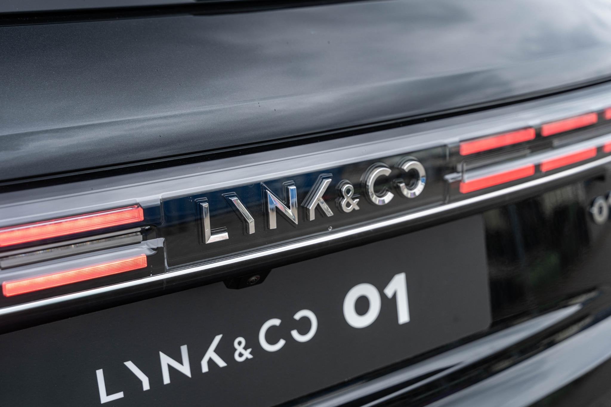 Lynk & Co 01 1.5 Plug-in Hybrid More | Trekhaak | PHEV | Pan, Auto's, 4 cilinders, Zwart, Bedrijf, Hybride Elektrisch/Benzine